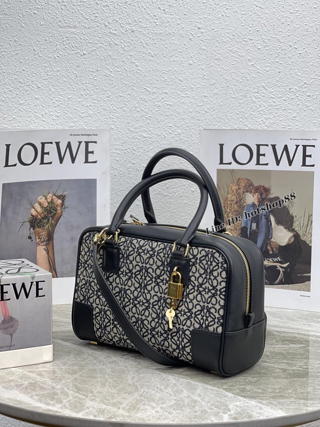 Loewe專櫃2022新款全皮純色手提肩背斜挎女包 羅意威大號Amazono手提包 10523 lyw1021